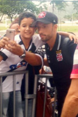 Nen atende f mirim na chegada ao Esprito Santo 