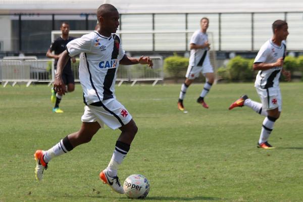 Cayo Tenrio vem brilhando na Taa Rio sub-17