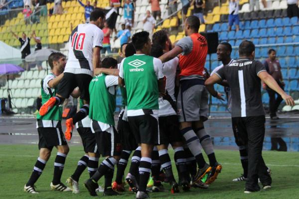 Vasco est perto do acesso  Srie A