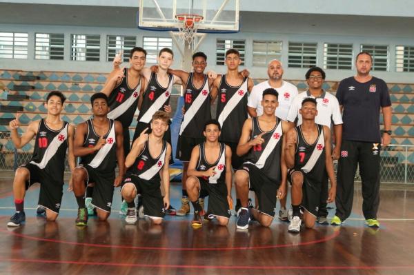 Equipe vascana vence Torneio Aberto Sub-16