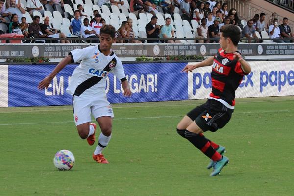 Hereda em ao no triunfo sobre o Flamengo na Colina