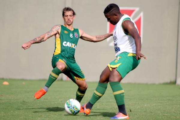 Diguinho e Thalles durante treinamento desta tarde