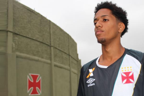 Suspensos, Miranda estar na torcida pelos companheiros