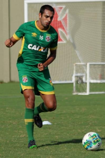 J�nior Dutra jogou apenas sete jogos dos 21 poss�veis