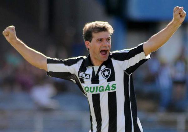 Aos 47 anos, Tlio Maravilha volta ao futebol para se tornar o segundo maior artilheiro da histria mundial