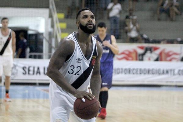 Jackson foi MVP do NBB, em 2011