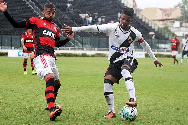 Lorran marcou o gol vascano na partida