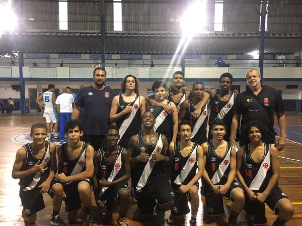 Equipe sub-14 do Vasco est focada na semifinal do Estadual