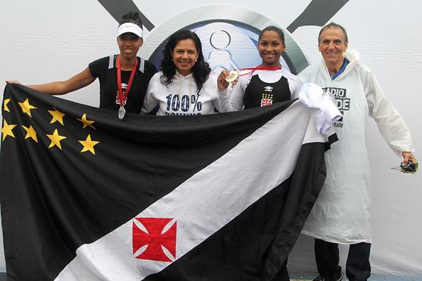 Juliana Pinto (ouro) e Tatiane Garcia (prata) fizeram outra dobradinha vascana no single skiff aspirante