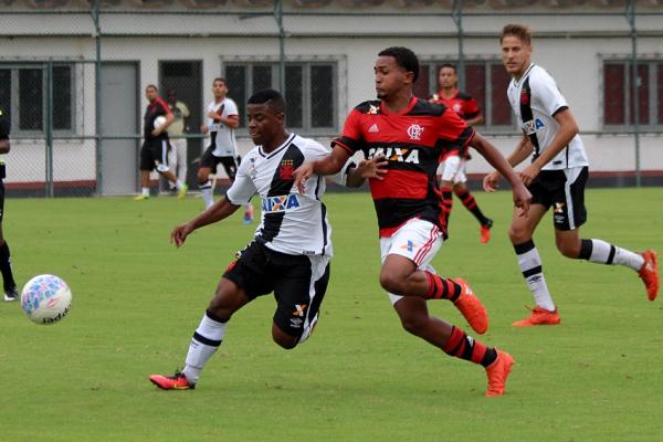 Robinho marcou o gol cruzmaltino na deciso