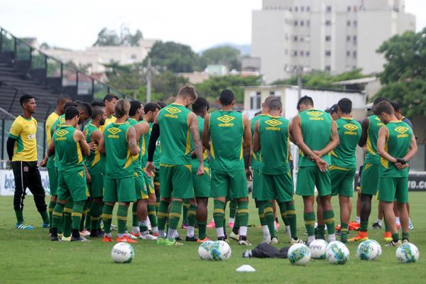 O elenco do Vasco no acredita em um jogo fcil contra o Cricima