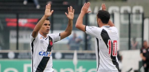 derson e Nen esto sob contrato com o Vasco e ainda no tem propostas