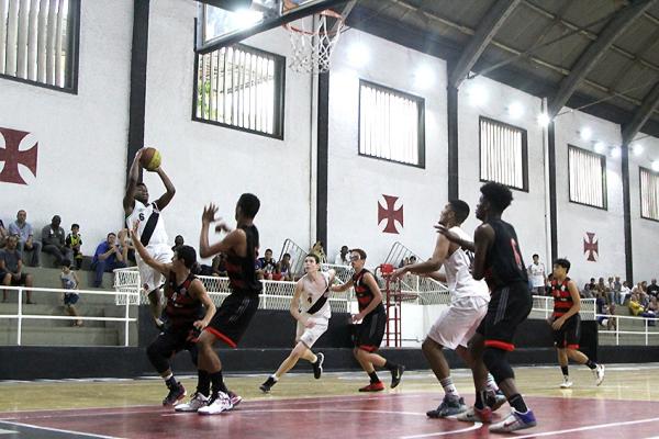 Vascanos tiveram jogo duro com o Flamengo