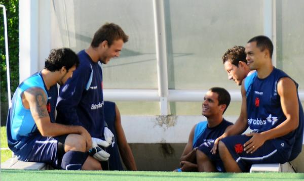 Cestaro ao lado de Dod, Rafael Coelho, Gustavo e Ramon