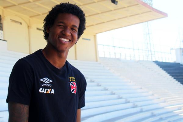 Alan aprova a primeira temporada como profissional