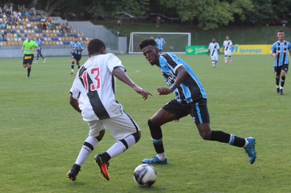 Cayo Tenrio puxa jogada ofensiva do Gigante