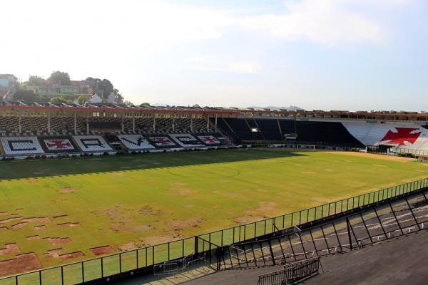 Viso ampla do gramado de So Janurio