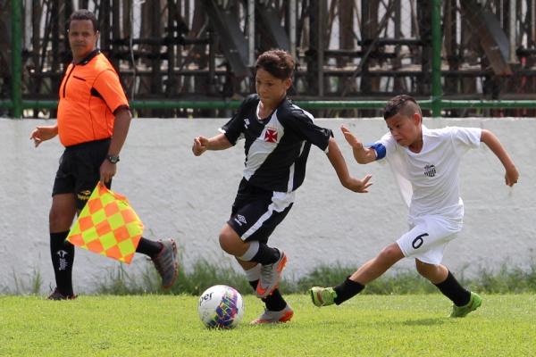 Gustavinho puxa ataque: jovem fez um gol e deu uma assistncia
