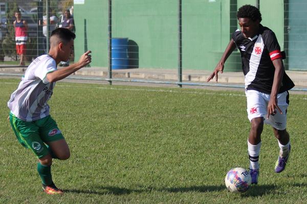 Talles parte para cima do marcador do Boavista