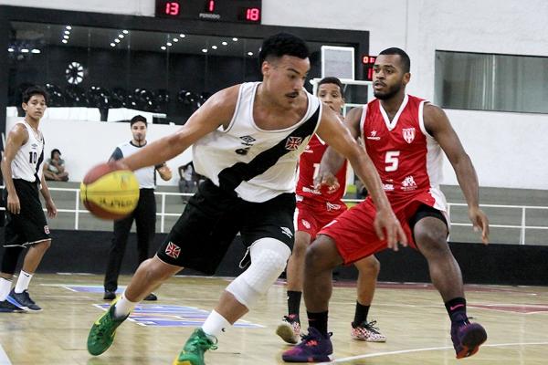 Gusthavo dos Santos teve boa participao na partida contra o Tijuca