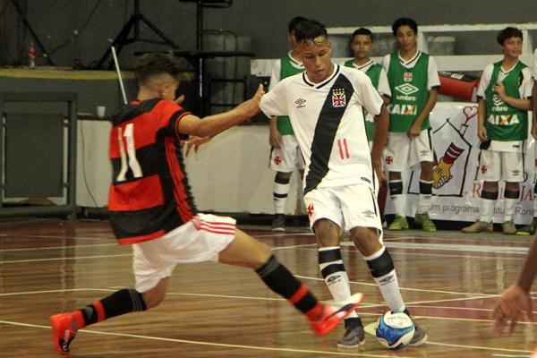 Matheus Julio em ao contra o Flamengo