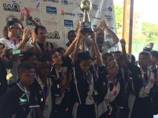 Sub-09 comemora conquista