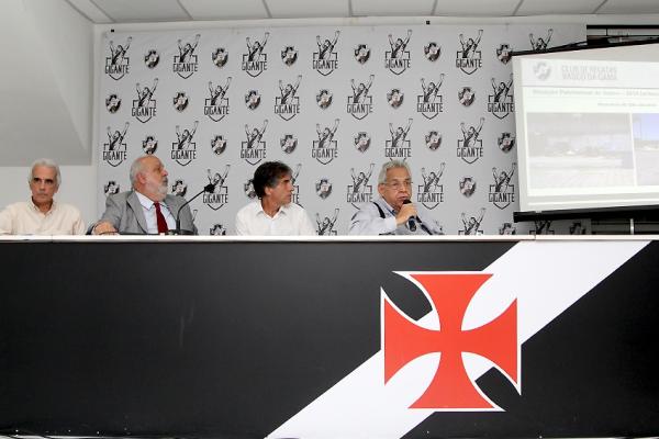 Vice-presidente de Finanas Marcos Pereira de Carvalho, vice-presidente Jurdico Paulo Reis, presidente do Conselho Deliberativo Luis Manuel Rebelo e presidente Eurico Miranda