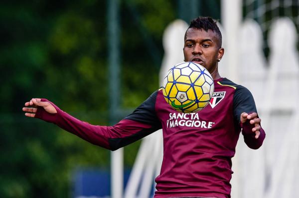 Kelvin foi indicado por Cristvo Borges para reforar o setor ofensivo do Vasco em 2017