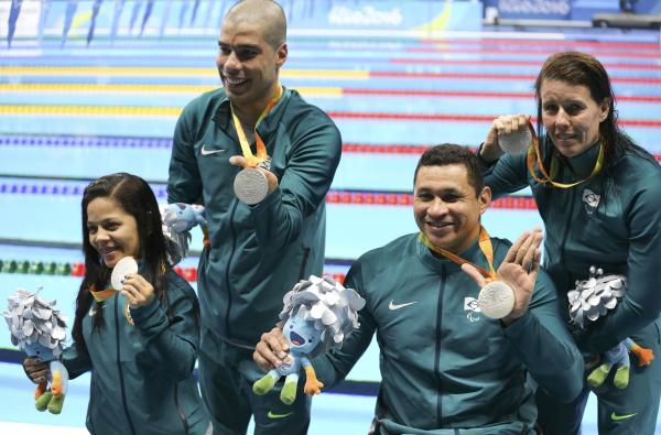 Susana Schnarndorf (1  direita) foi medalha de prata no Revezamento 4x50m Livre Misto dos Jogos Paralmpicos Rio 2016
