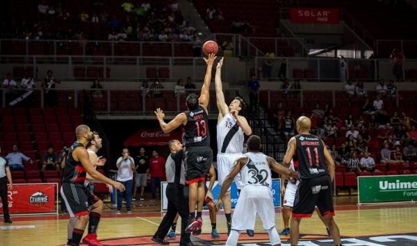 No dia 25 de setembro, o Vasco venceu o Flamengo no 1� cl�ssico ap�s o retorno vasca�no � modalidade: Eles Tremem