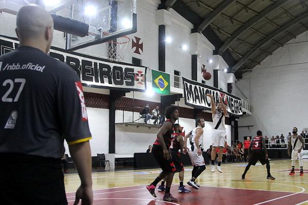 Murilo em ao no NBB 9