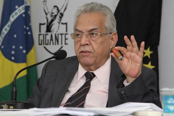 Presidente Eurico Miranda durante a reunio do Conselho de Benemritos