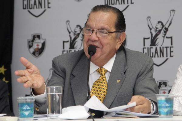 Presidente do Conselho Benemritos Nelson Ribeiro de Souza discursa durante a reunio