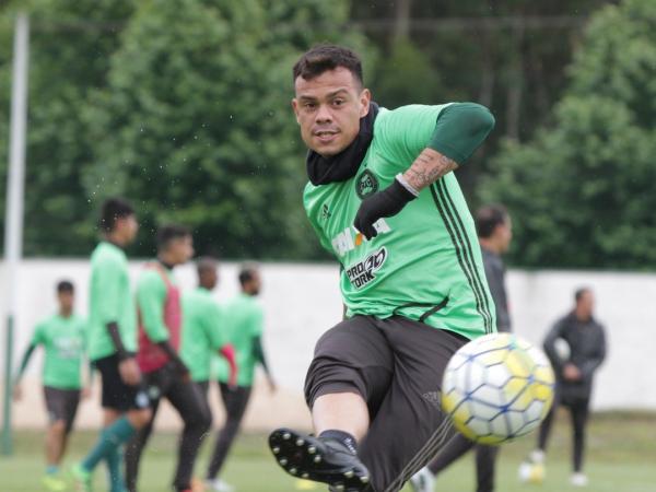 Bernardo disputou ltimo Brasileiro pelo Coritiba 