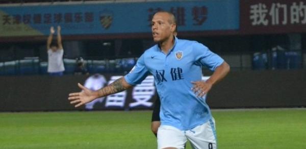 Luis Fabiano se aproximam de acordo financeiro, enquanto Berro  considerado muito caro