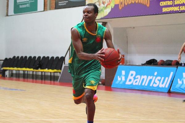 Nezinho no treinamento em Caxias do Sul