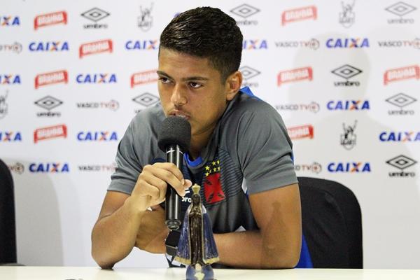 Evander valorizou a utilizao de jogadores da base no profissional