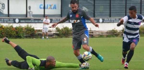 Escudero (foto) e Muriqui so os nicos reforos que viajam com o Vasco para os EUA