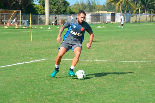 Escudero durante treinamento desta manh na Florida