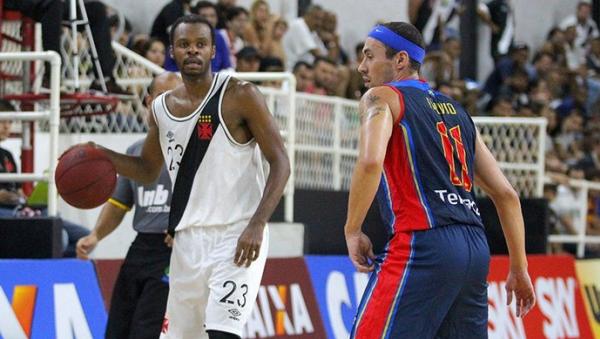 Nezinho comandou vitria do Vasco sobre o Braslia