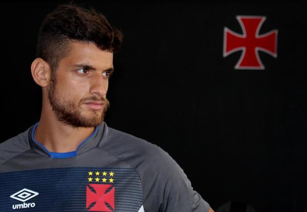 Guilherme Costa em momento de descanso durante treino