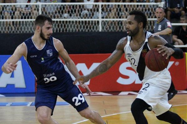 David Jackson fez bom jogo, mas no evitou derrota