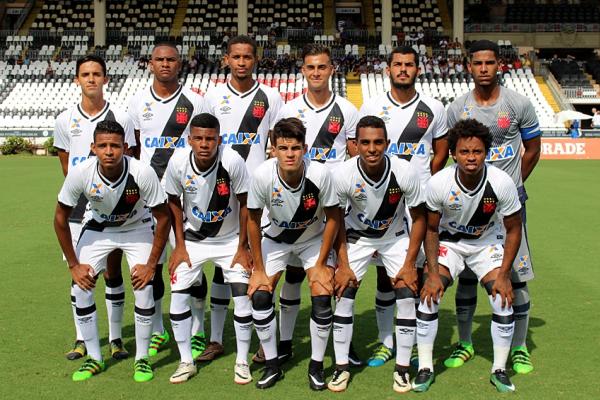 Sub-20 posa para foto antes da estreia no Carioca