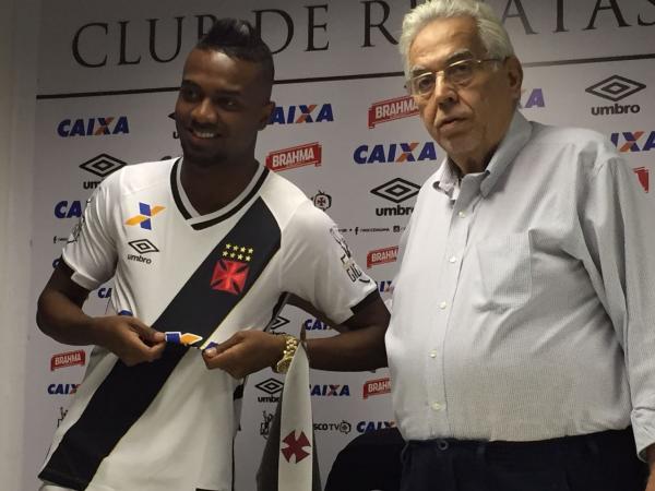 Kelvin  apresentado por Eurico Miranda