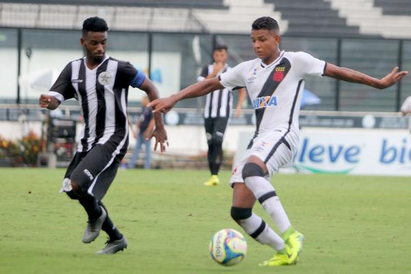 Luan foi uma boa opo ofensiva ao longo dos 90 minutos