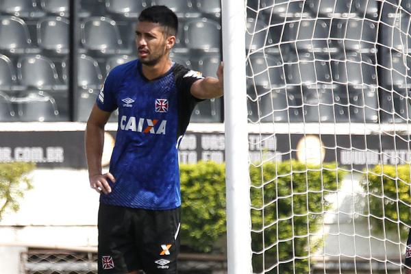 Luan vem sofrendo com dores no p