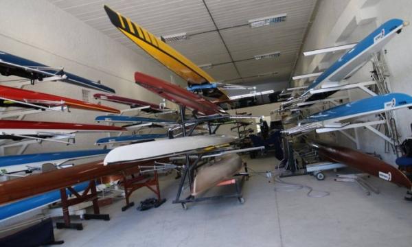 A garagem de barcos de remo do CT