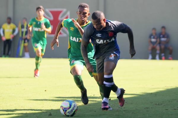 Manga supera a marcao de Rafael Frana, do sub-20