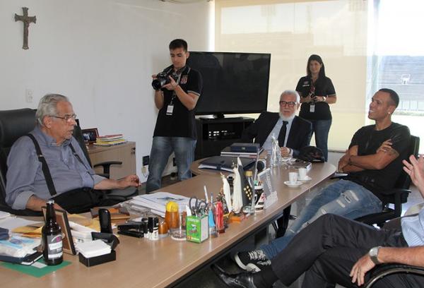 Luis Fabiano encontra Eurico Miranda em So Janurio