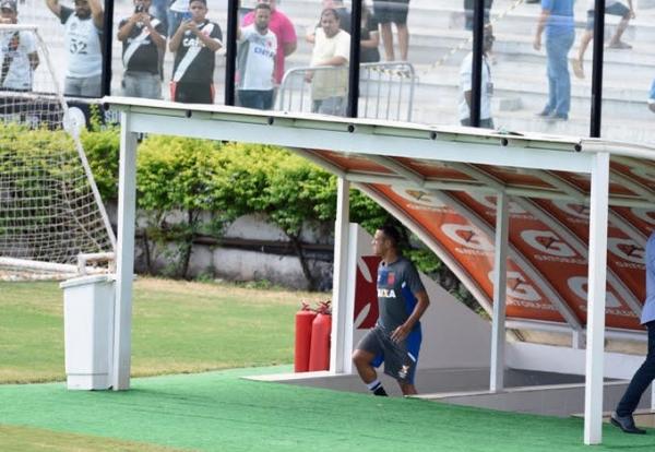 Lus Fabiano vai a campo para o primeiro treino